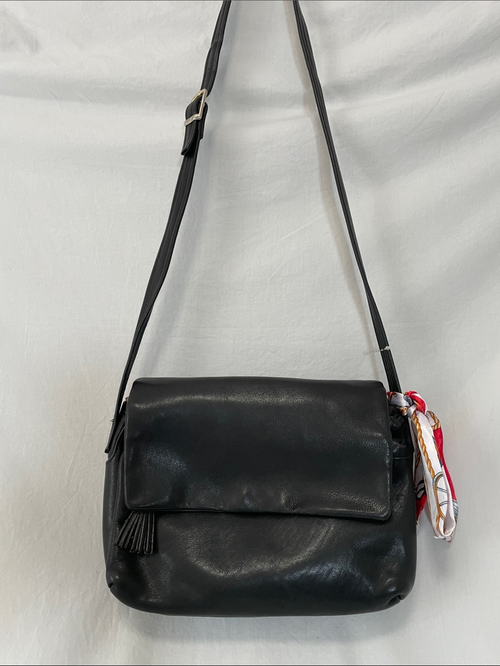 Tignanello Black Leather shoulder or crossbody bag with Colorful Twilly, new